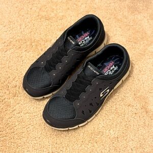 NIB Skechers Women’s Air-Cooled Memory Foam Flex Slip On Shoes Size 6.5